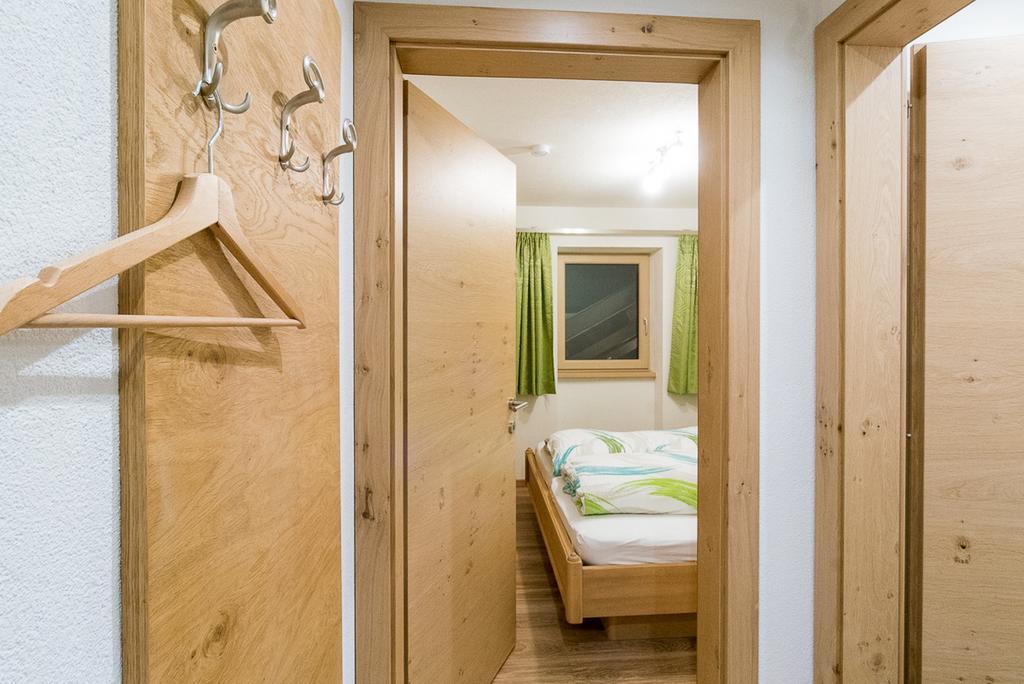 Ferienwohnung Haus Schennach Mayrhofen Zimmer foto