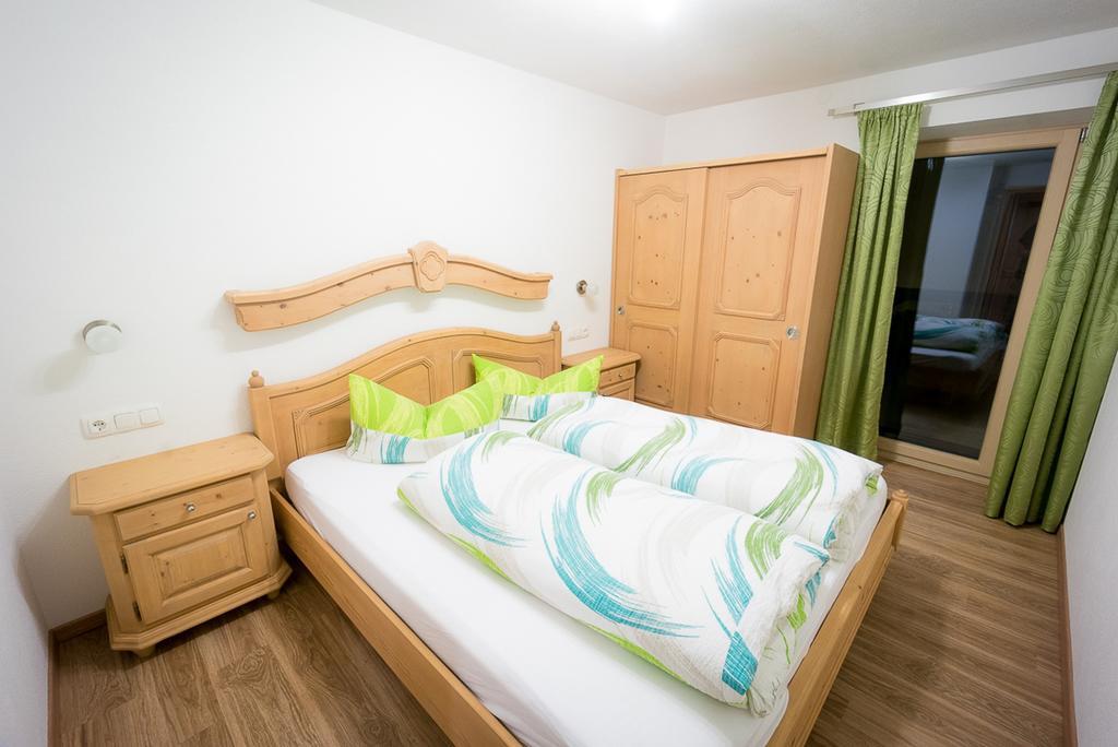 Ferienwohnung Haus Schennach Mayrhofen Zimmer foto