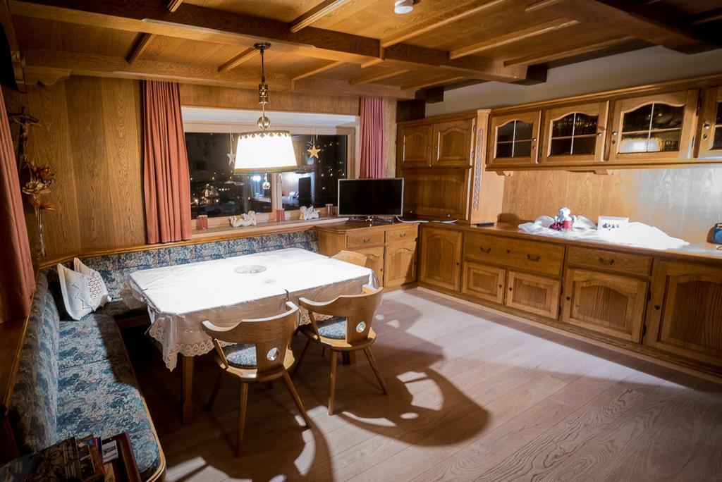 Ferienwohnung Haus Schennach Mayrhofen Zimmer foto